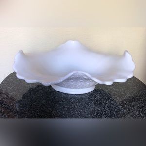 Vintage Milk Glass Fenton Bowl Excellent Condition